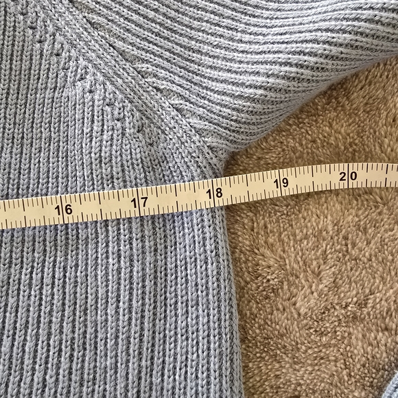 Athleta Wool Purple V-Neck Sweater - Picture 4 of 4